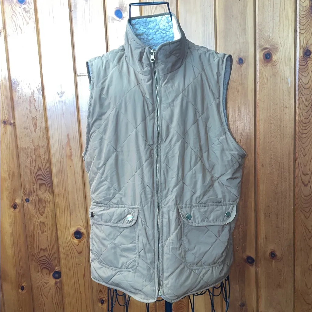 Love Tree Men's Brown Quilted Vest - Image 3