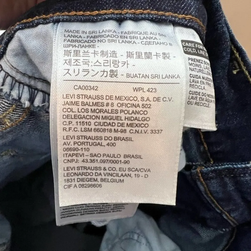 Levi's 505 Straight Leg Women's Jeans Blue Size 33 Waist zip button mid rise - Image 9