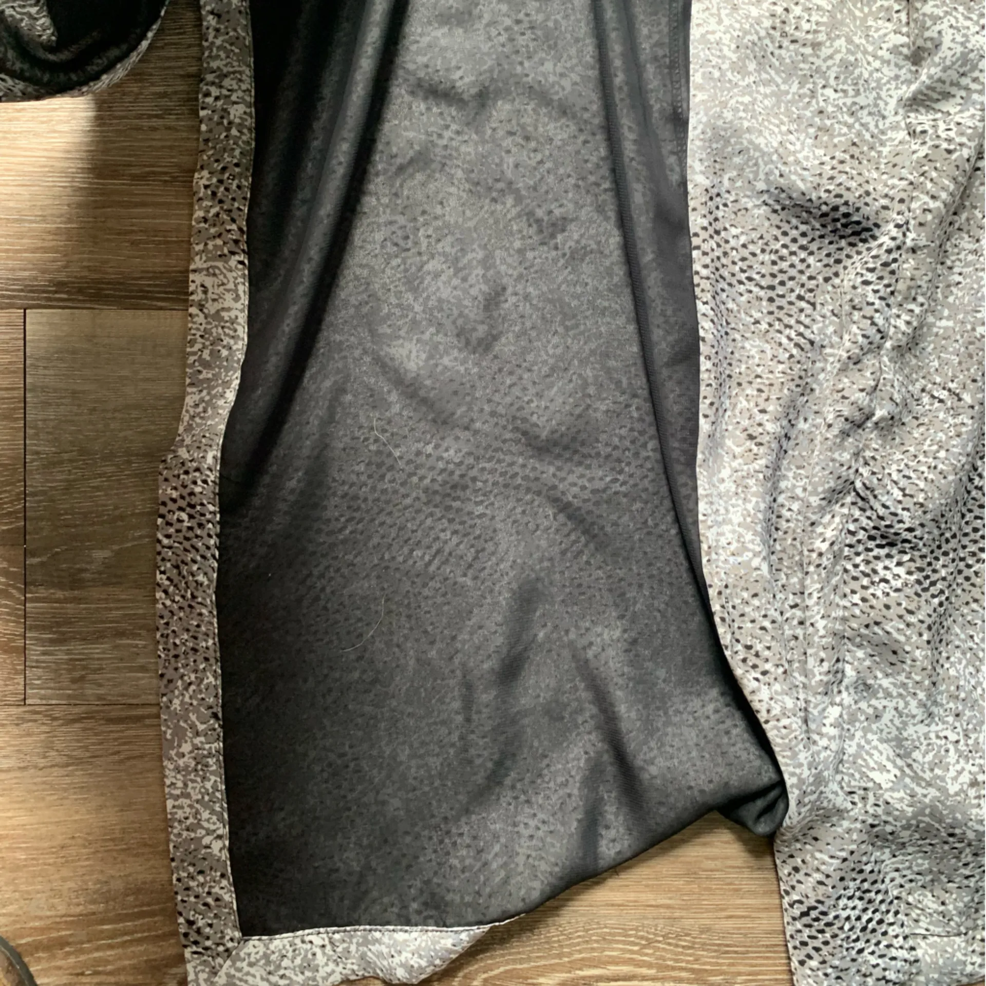 B.B. Dakota Gray Snakeskin Duster Cardigan L - Image 3