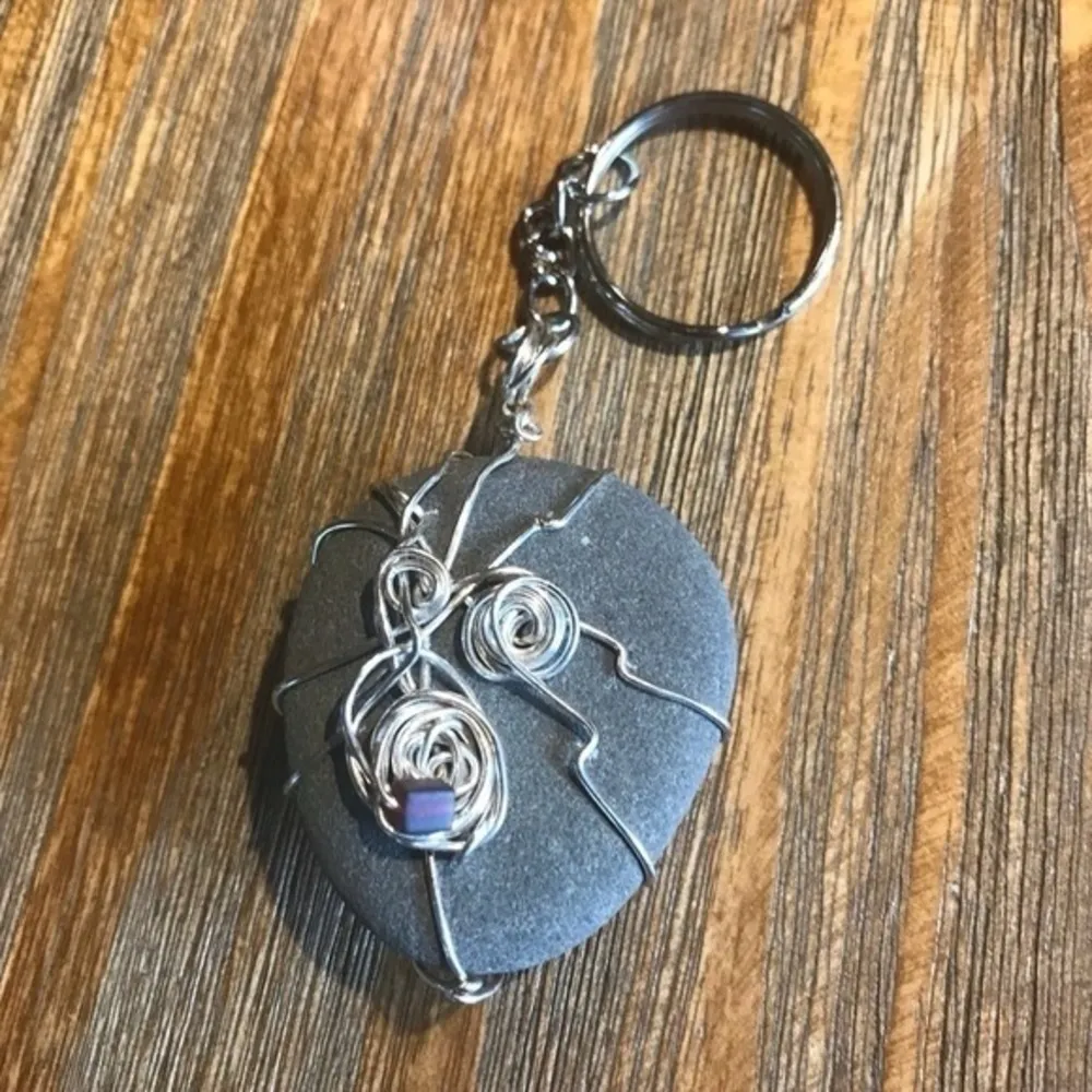Handcrafted wire wrapped stone keychain Gray - Image 7