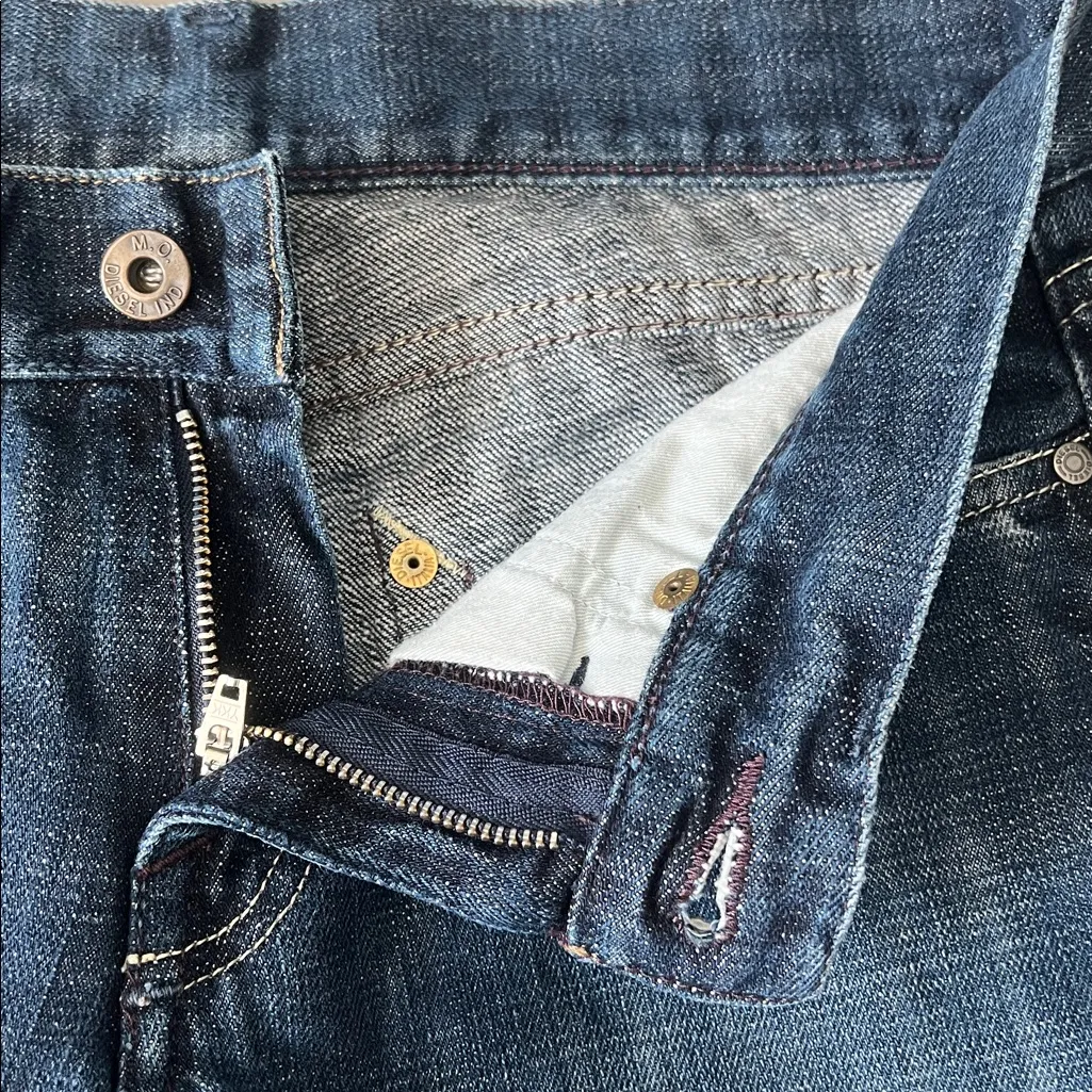 Diesel Medium Wash Low Rise Jean Size 26 - Image 3