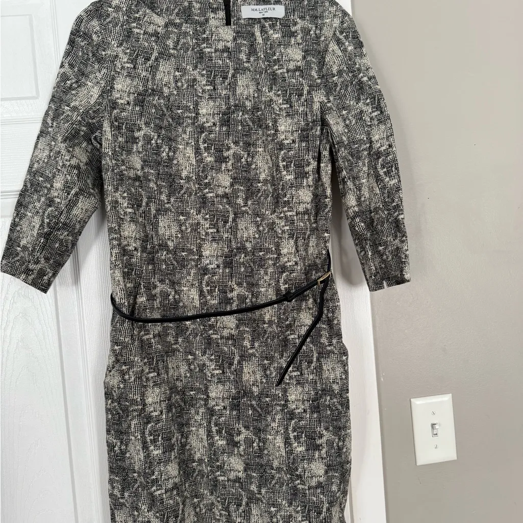 M M LaFleur Etsuko Crackle Pattern Dress With Belt Sophisticated Business Event - Image 5