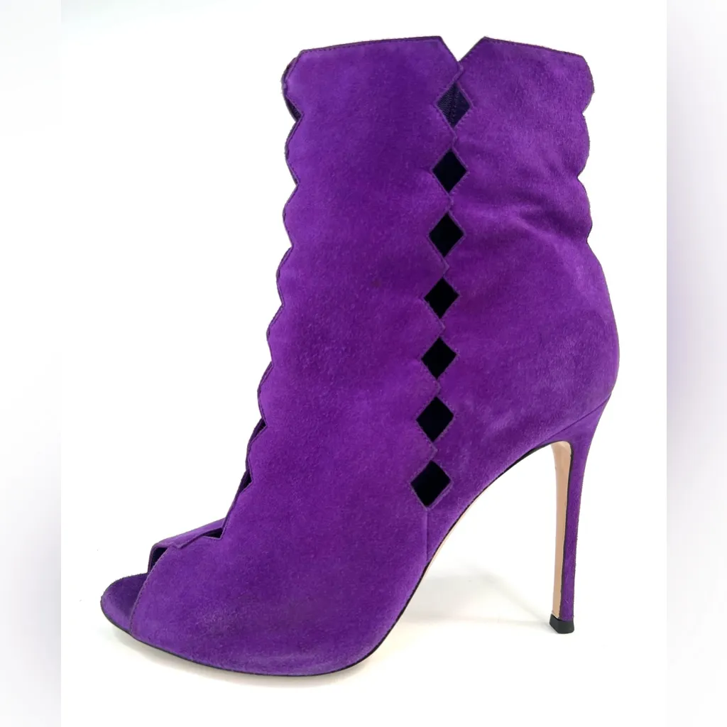 Gianvito Rossi Purple Suede Diamond Cut-Out Peep-Toe Ankle Booties Size 39.5 - Image 10