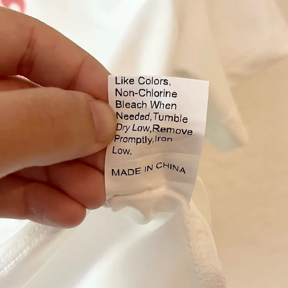 NWOT Bunny Rabbit Flowers Retro Style Kitsch White Crop Top Shirt Size Large - Image 6