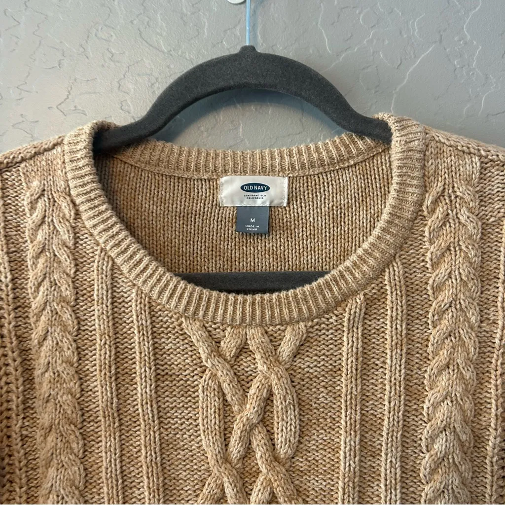 ⭐️Old Navy camel tan neutral colored chunky cable knit sweater size medium - Image 16