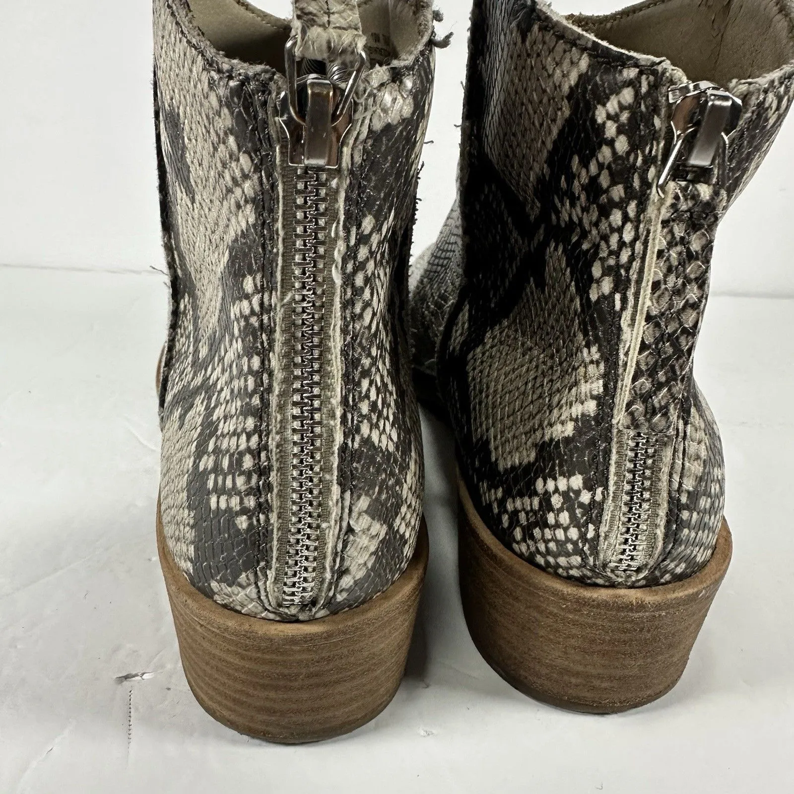 Dolce Vita Tavin Snakeskin Ankle Boots Women's Size 10M Gray Python Print Zip - Image 5
