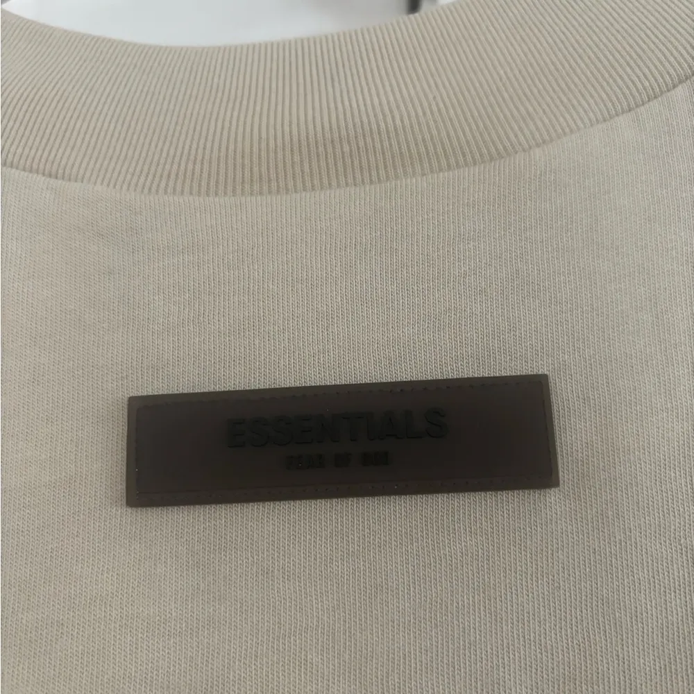 Fear of God Essentials T-shirt Wheat XS - Image 5