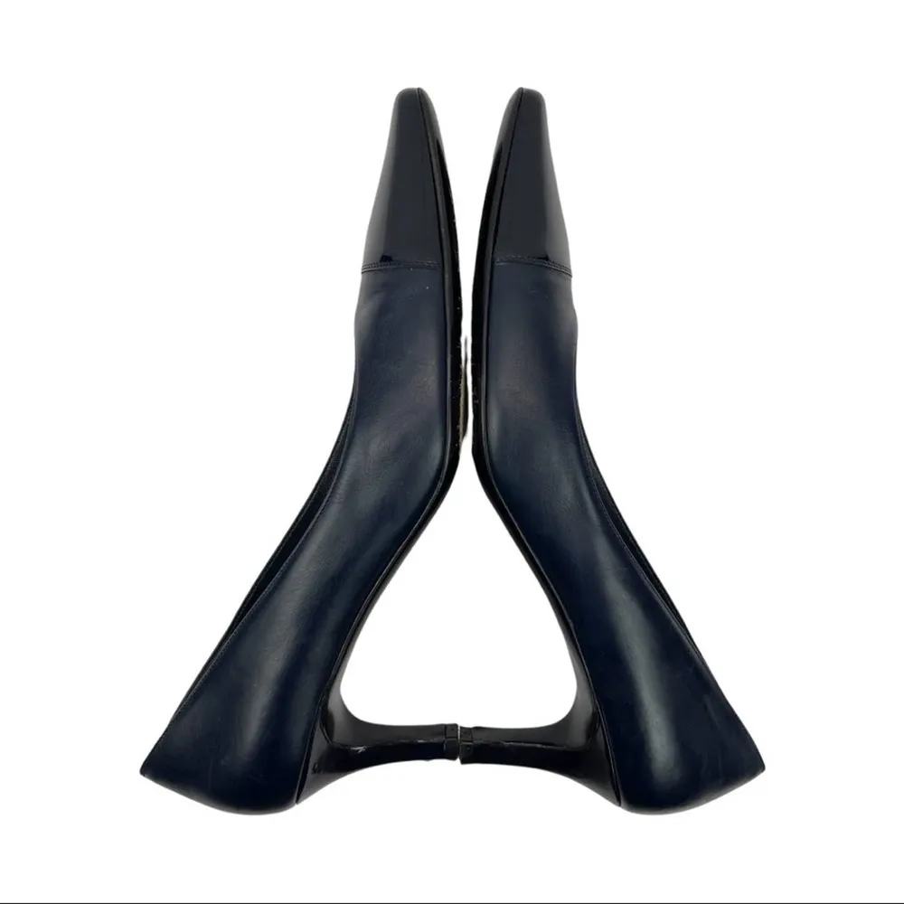 VTG Salvatore Ferragamo Navy Dual Texture Patent Cap Toe/Leather Heels Pumps 9 - Image 10