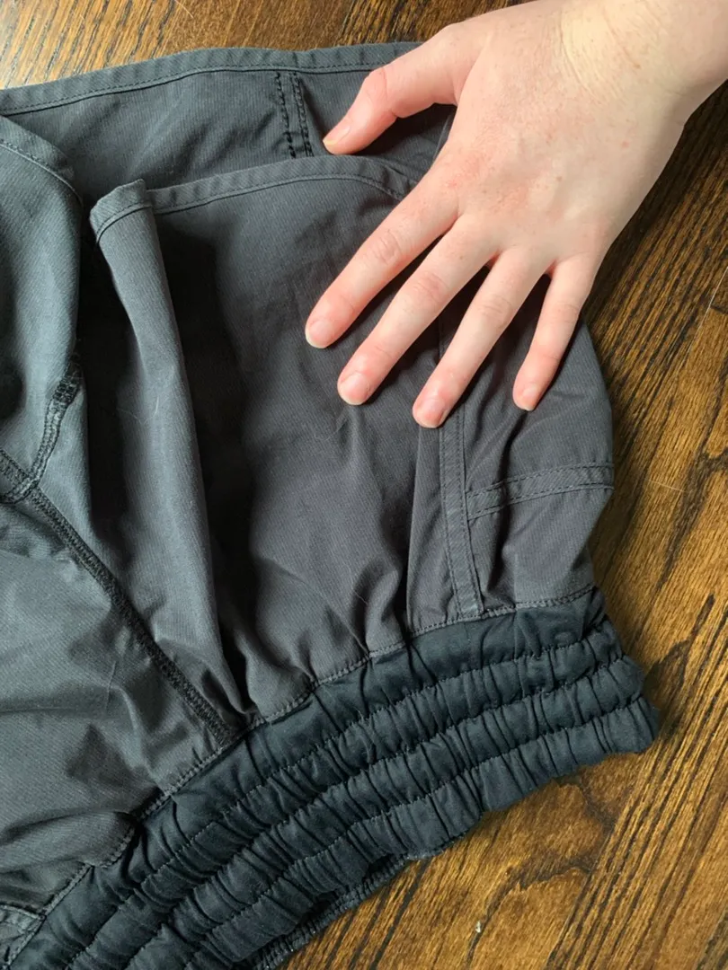 Lululemon Hotty Totty Shorts Black Size 4 - Image 3