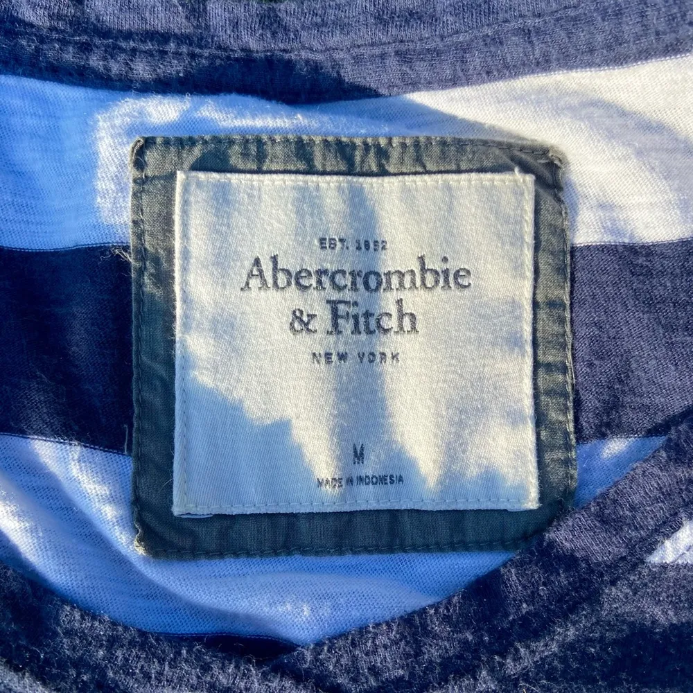 Abercrombie and Fitch Stripped T-Shirt - Image 4
