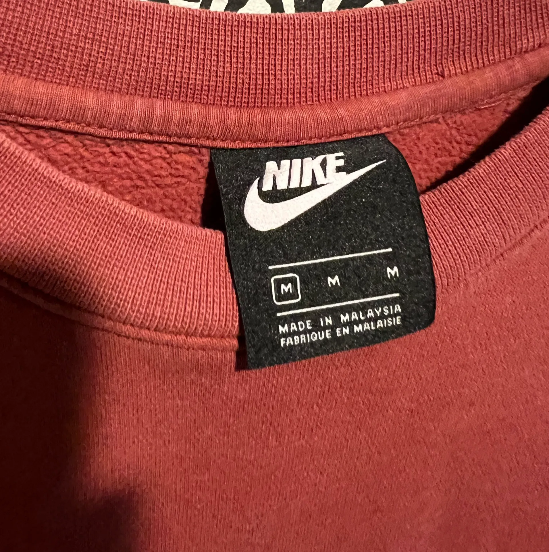 Nike Pink Crew Neck - Image 3