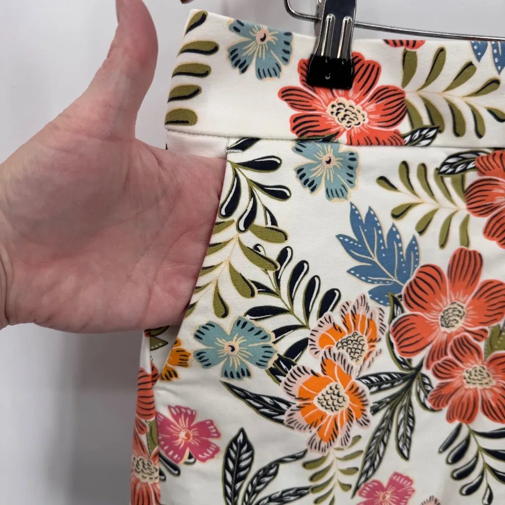 LOFT The Riviera Short Womens 10 White Whimsical Floral Print Cotton Viscose‎ - Image 3