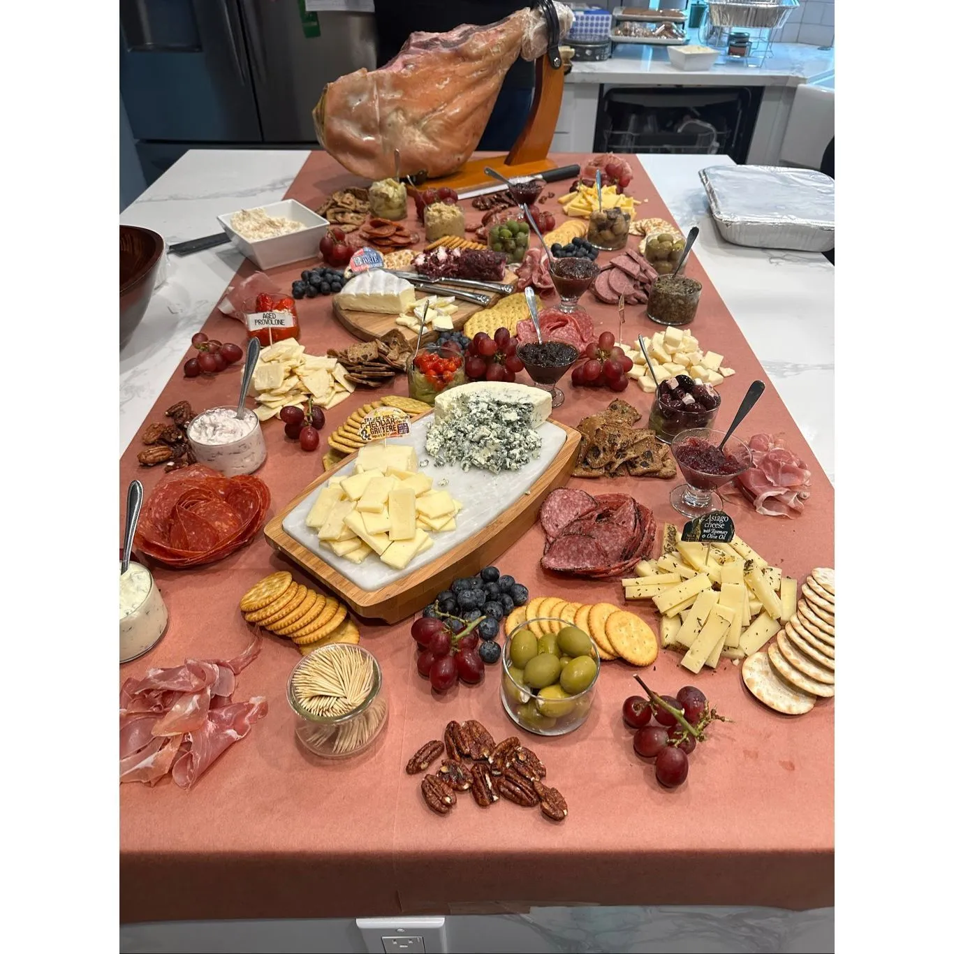 Nwt tipsy elves Santa dogs large - Image 6