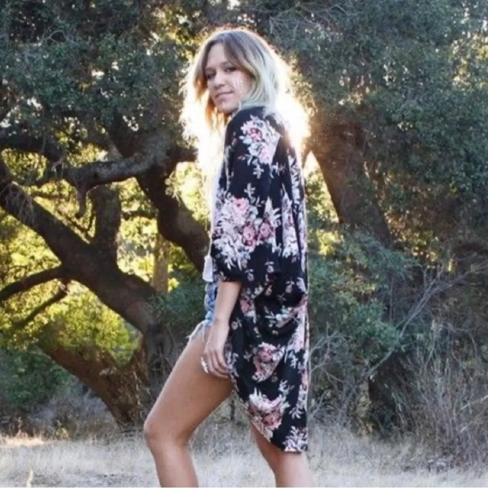 Arnhem Songbird Kimono in Meika Rose EUC Black Size M - Image 5