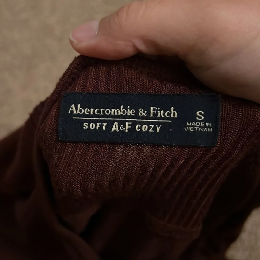 Abercrombie faux wrap sweater small - Image 6