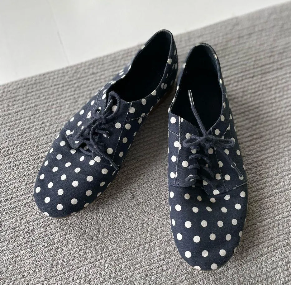 GAP Navy Blue and White Polka Dot Tie Oxfords Size 10 - Image 12