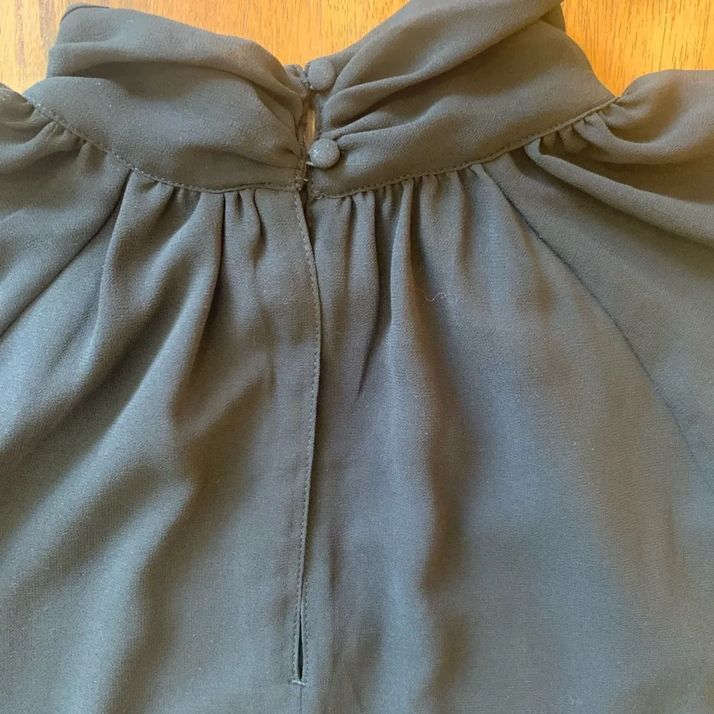 Banana Republic Top Medium Black Sheer Ballon Sleeve Button turtleneck Classy - Image 10