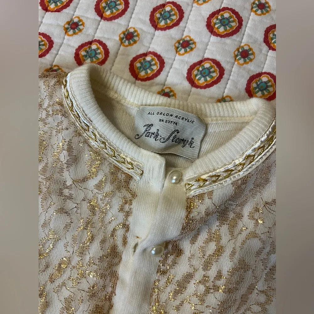 EUC Vintage 60s Metallic Gold Lace Cardigan Sweater Size Small Holiday - Image 4