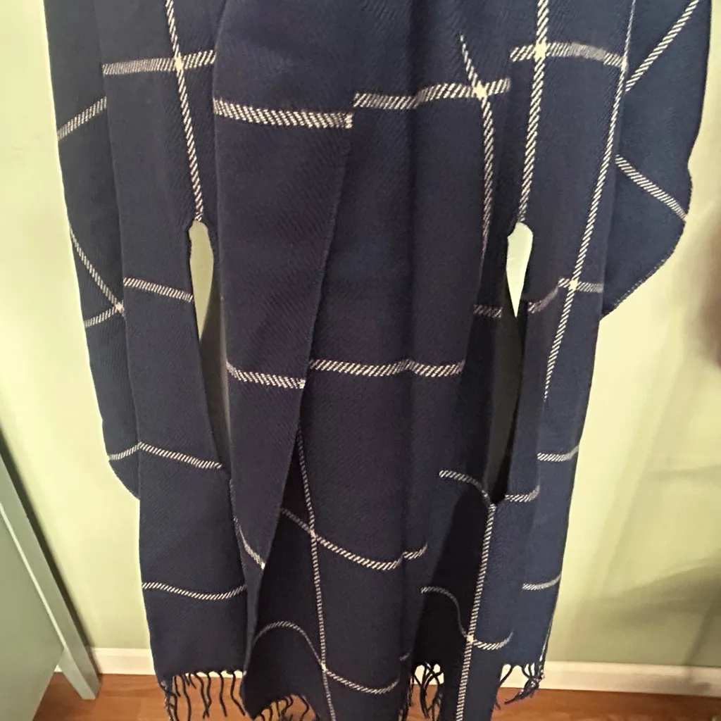 Madewell Navy and White Checkered shawl NWT - Image 2