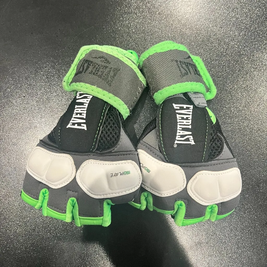 Everlast Lime green and Black Womens Kickboxing Boxing Cardio Gloves - Image 2