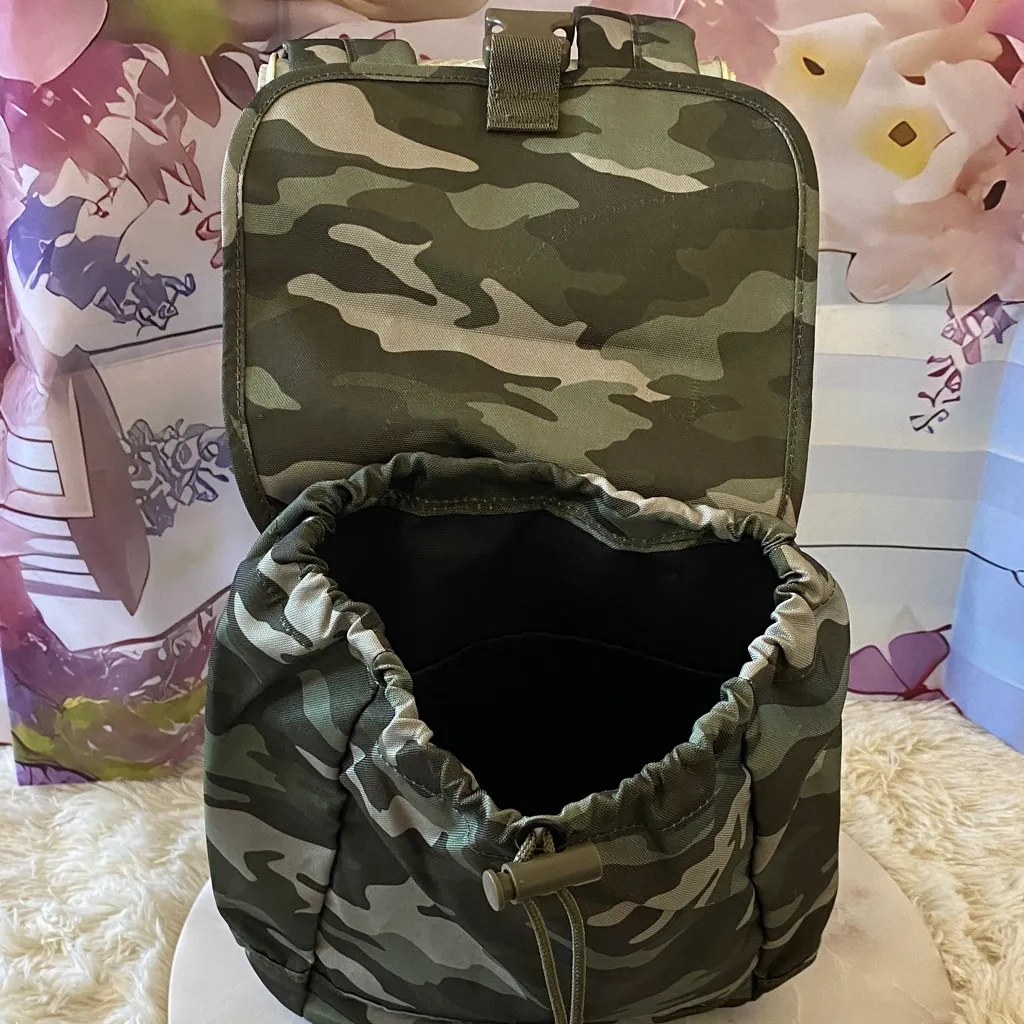 PINK Victoria's Secret Green Camo Backpack - Image 5