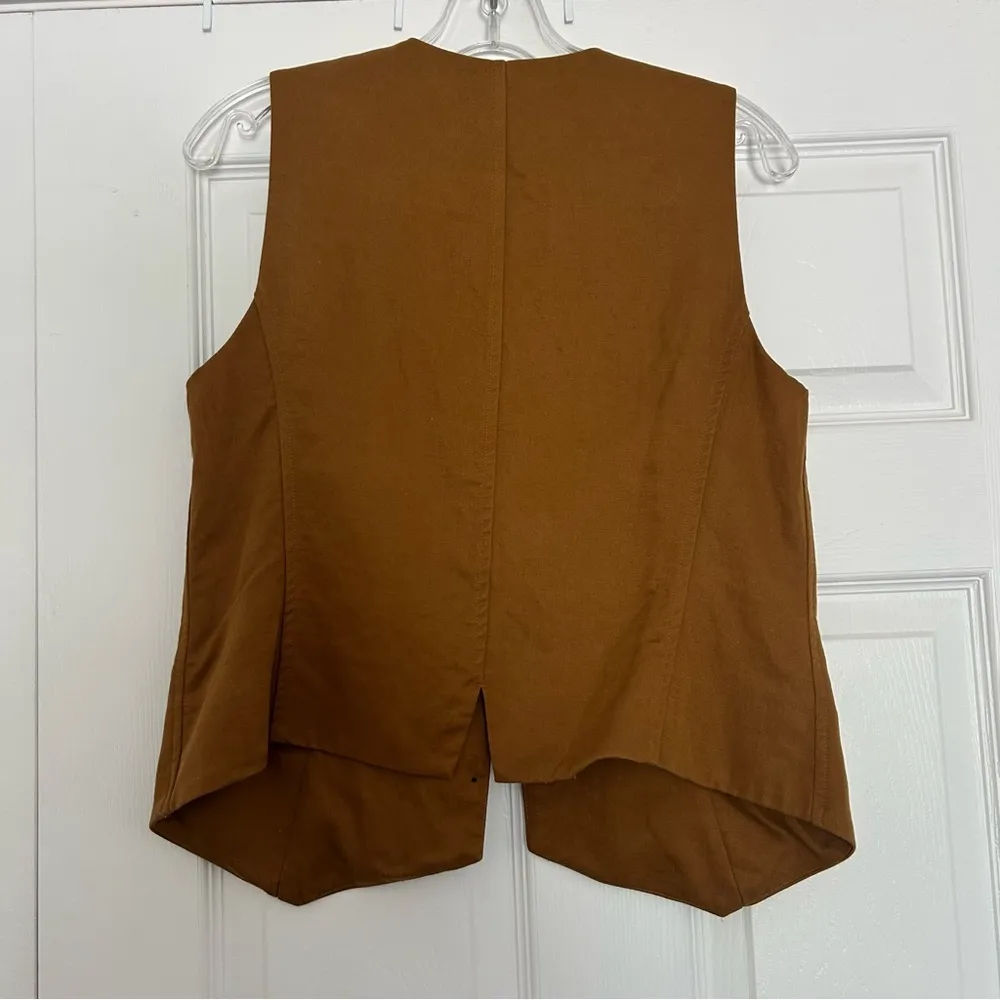 MM Lafleur Roo Vest Brown Button-Up - Image 8