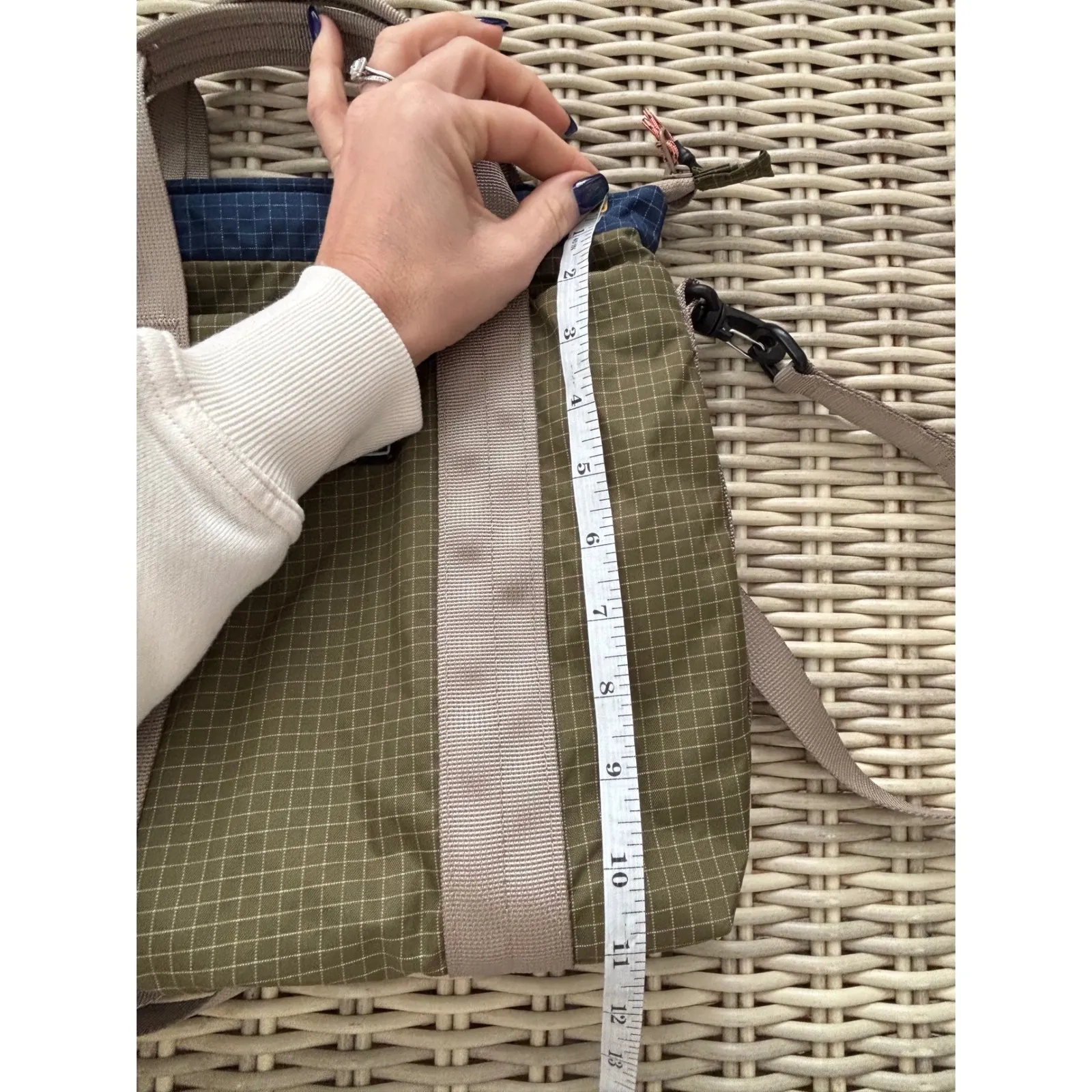 Dakine Jinx Mini Tote Bag travel hiking vacation crossbody gorpcore exercise - Image 9