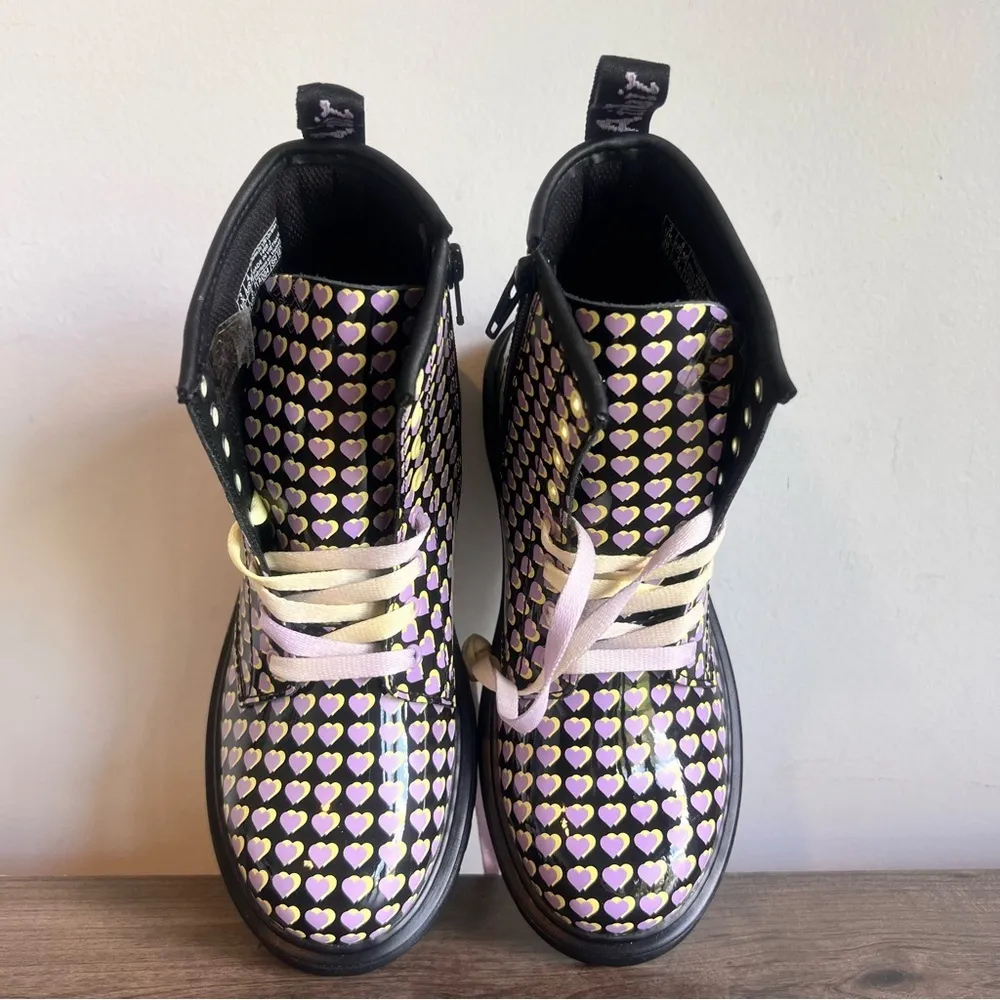 Dr. Martens Junior 1460 Patent Heart Printed Lace Up Boot Size 5 #1101 - Image 8