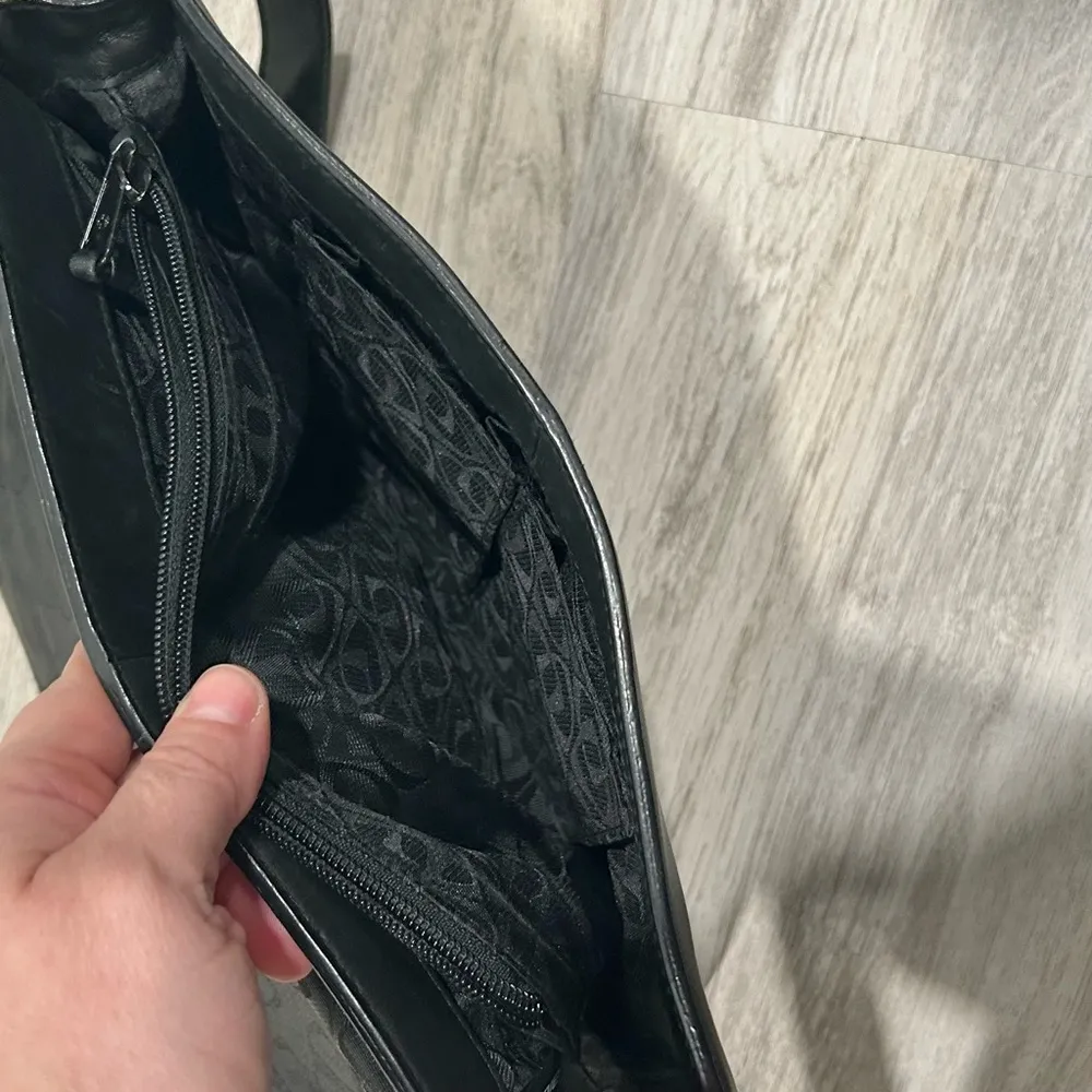 Vintage Liz Claiborne Genuine Leather Shoulder Bag Black Cowhide Handbag Purse - Image 7