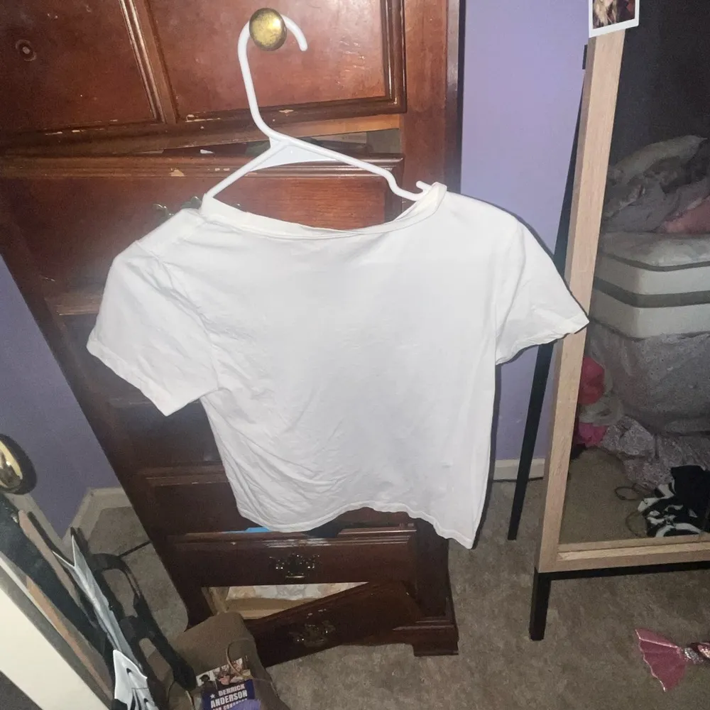 Bow cropped tshirt! Size M - Image 3