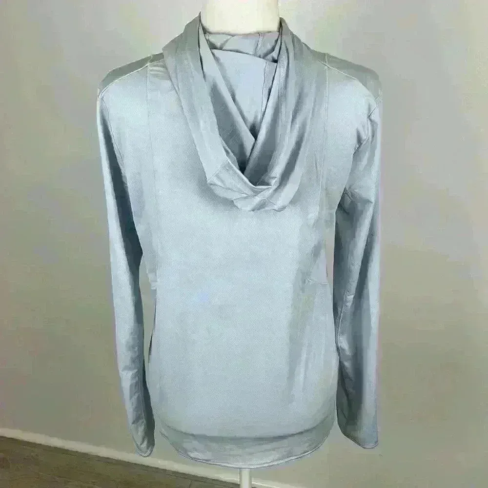 Adidas Terrex Long Sleeve Hiking Top Size M - Image 4