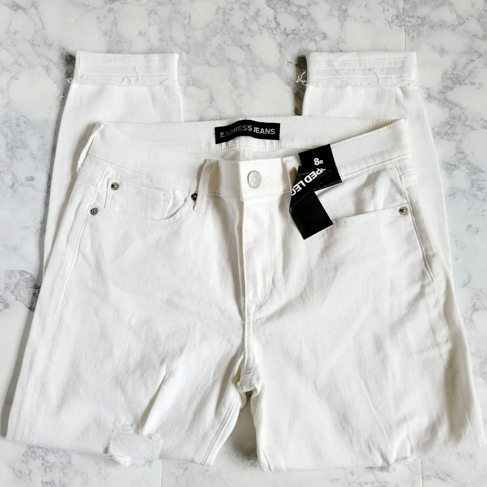 Express distressed cropped legging jeans size 8 - Image 4