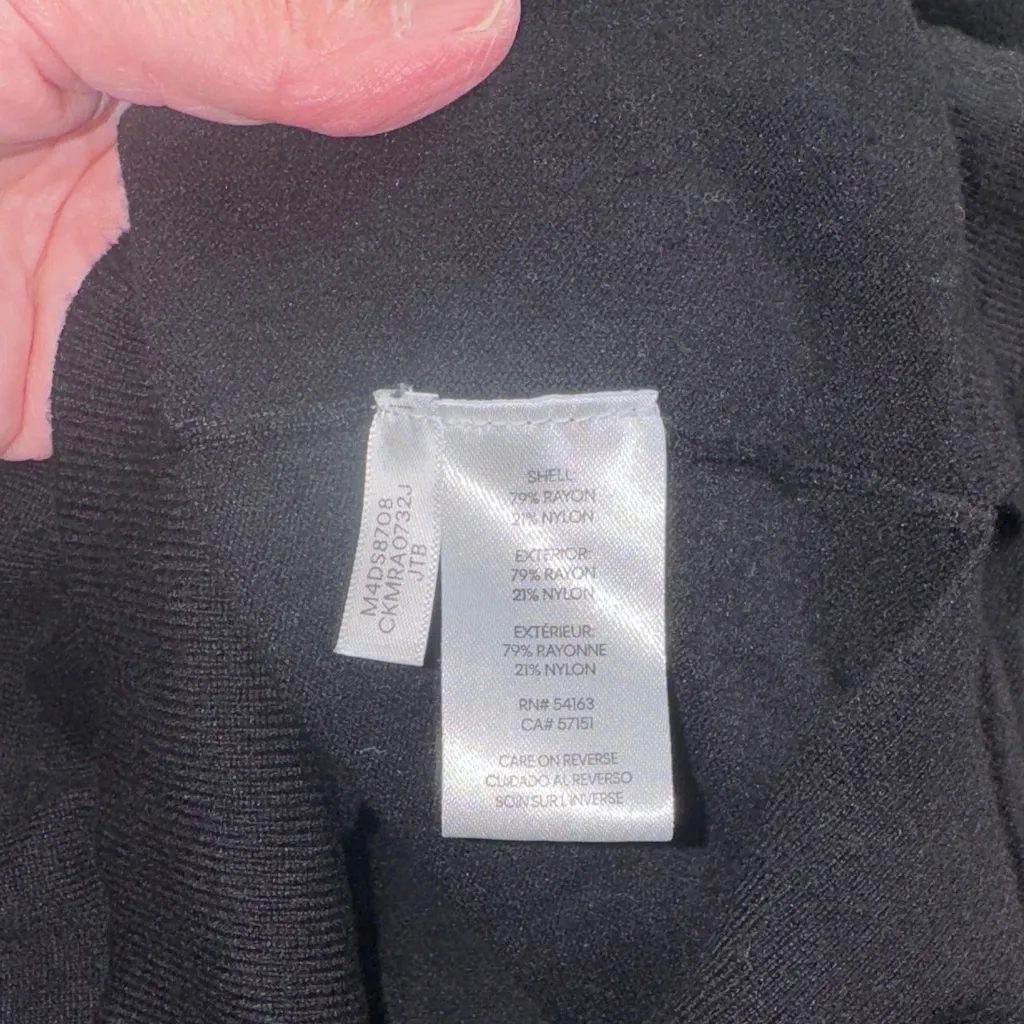 Calvin Klein Women's Black V-Neck Sweater - Image 6