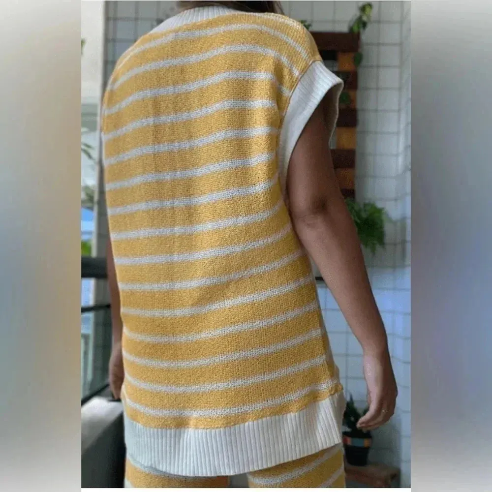 Zara sleeveless vneck yellow striped sweater NWOT size S - Image 2