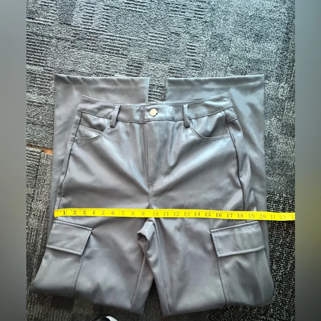 CHARLOTTE RUSSE 🩶Size M🩶 Faux Leather Gray Cargo Pants Women’s - Image 15