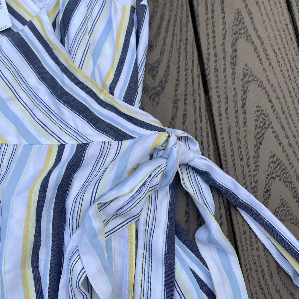NWT Striped Loft Wrap Mini Dress Size 6 100% Rayon white blue and yellow stripes - Image 6