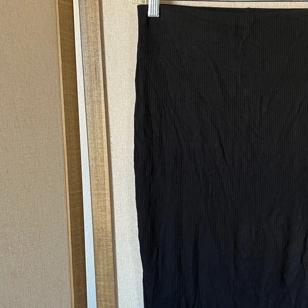 I Joah Black skirt with side slit large Size undefined - Image 5