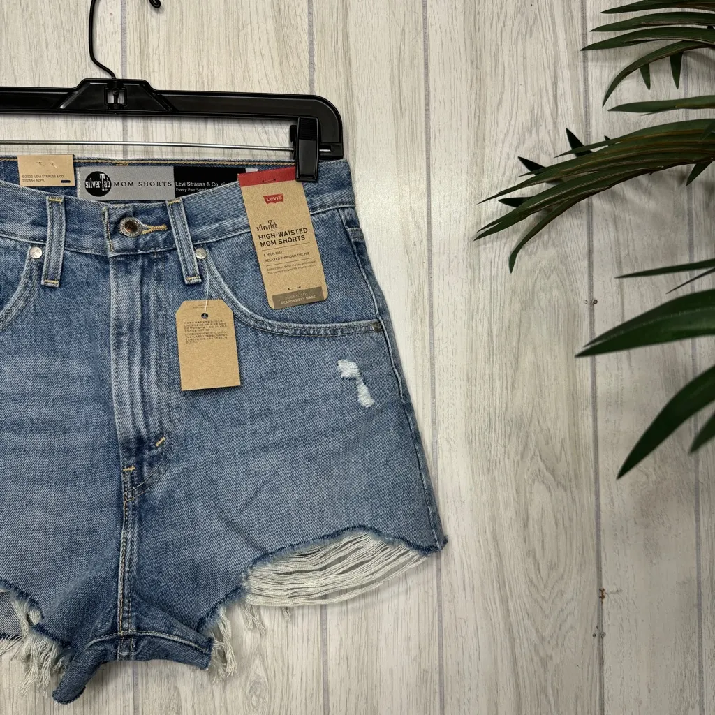 NWT Levi’s SilverTab Distressed High Rise Mom Shorts size 27 NEW - Image 5