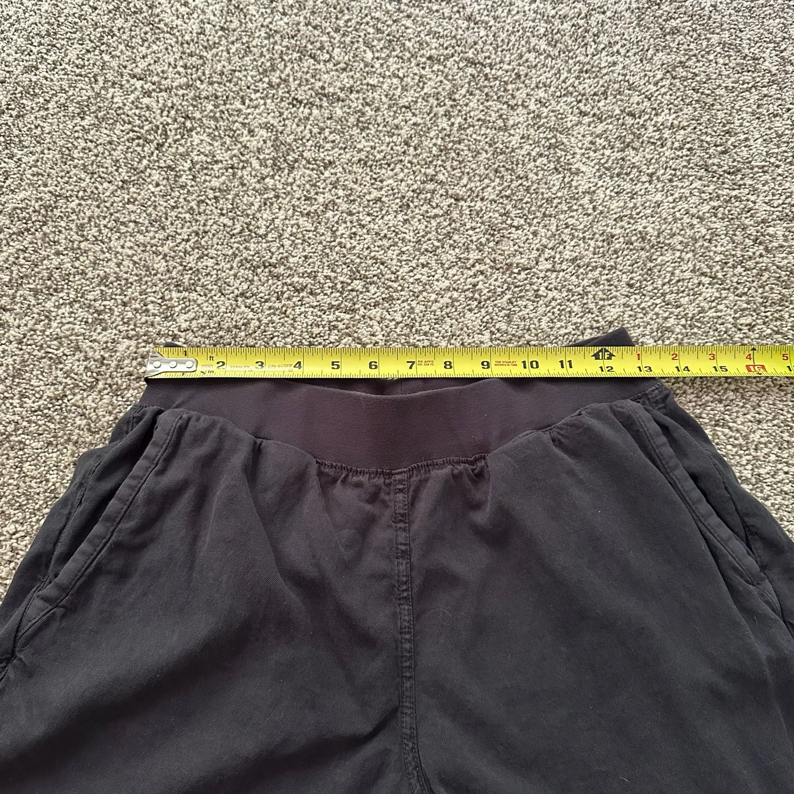 Faherty charcoal gray/black sweat shorts size M - Image 8