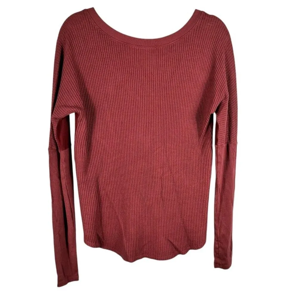 Redhaute Red Long Sleeve V Neck Waffle Knit Top Medium - Image 2