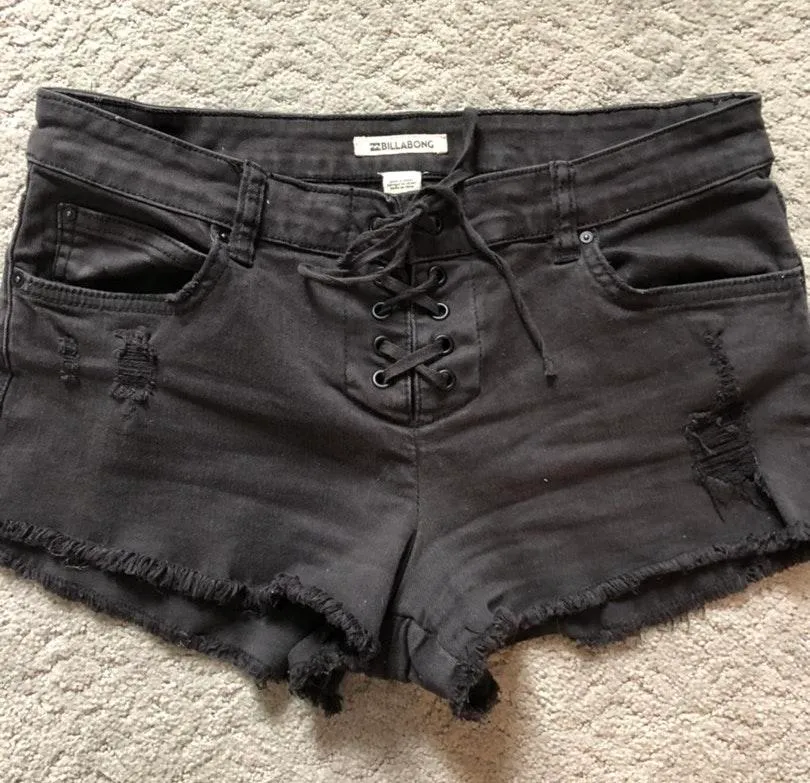 Billabong Shorts - Image 3