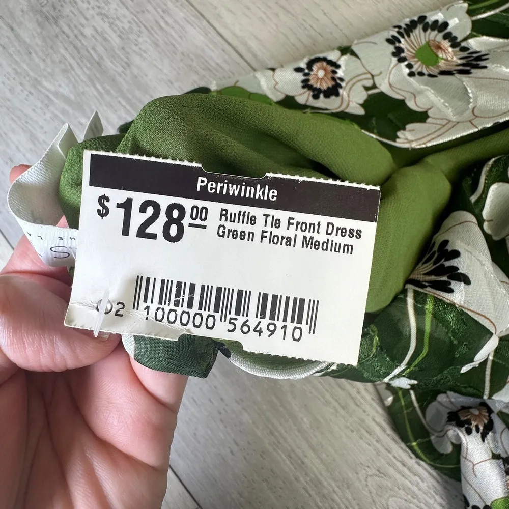 NWT ASTR The Label ruffle front dress green mini long sleeve floral flowy medium - Image 7