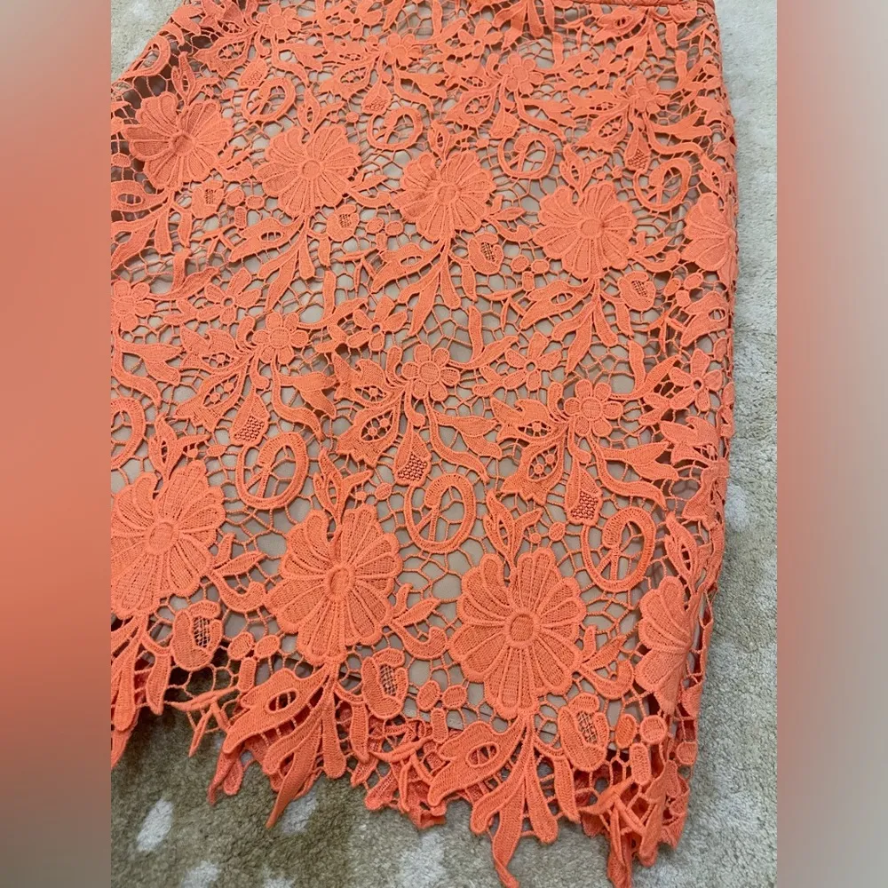 Alice + Olivia Farrel Midi Pencil Skirt in Coral & Nude Floral Lace Size 6 Lined - Image 3