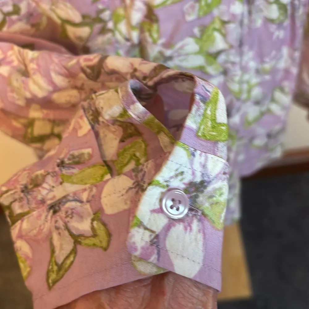 Van Huesen studio lavender flower print long sleeve top size XL - Image 5