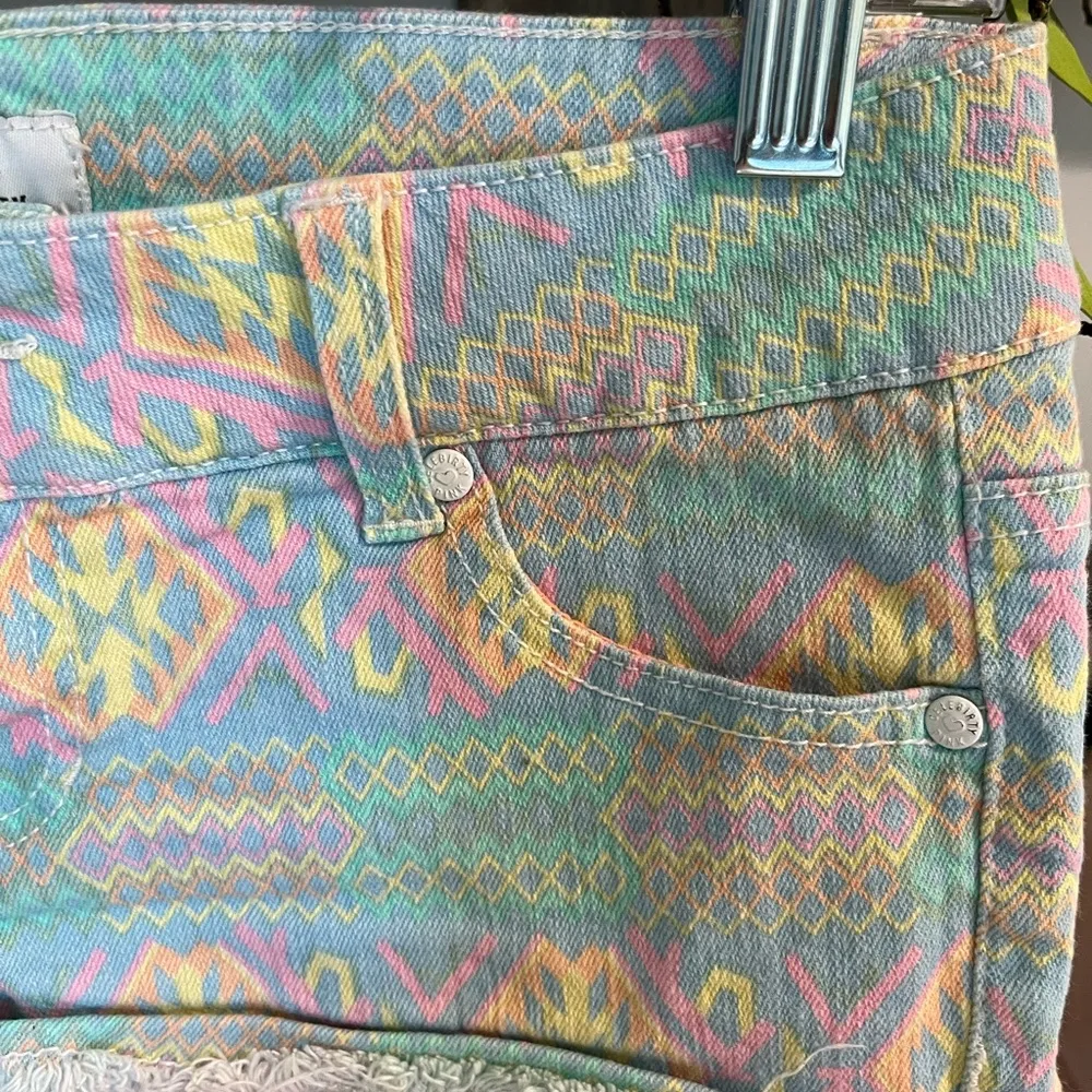 Celebrity Pink Denim Shorts Womens 3 Pastel Cutoffs - Image 4