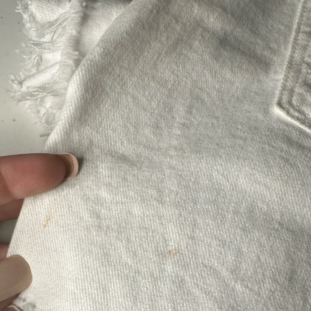 Pagie Allure White Denim Jean Shorts NWT Raw Hem Size 30 bm - Image 9