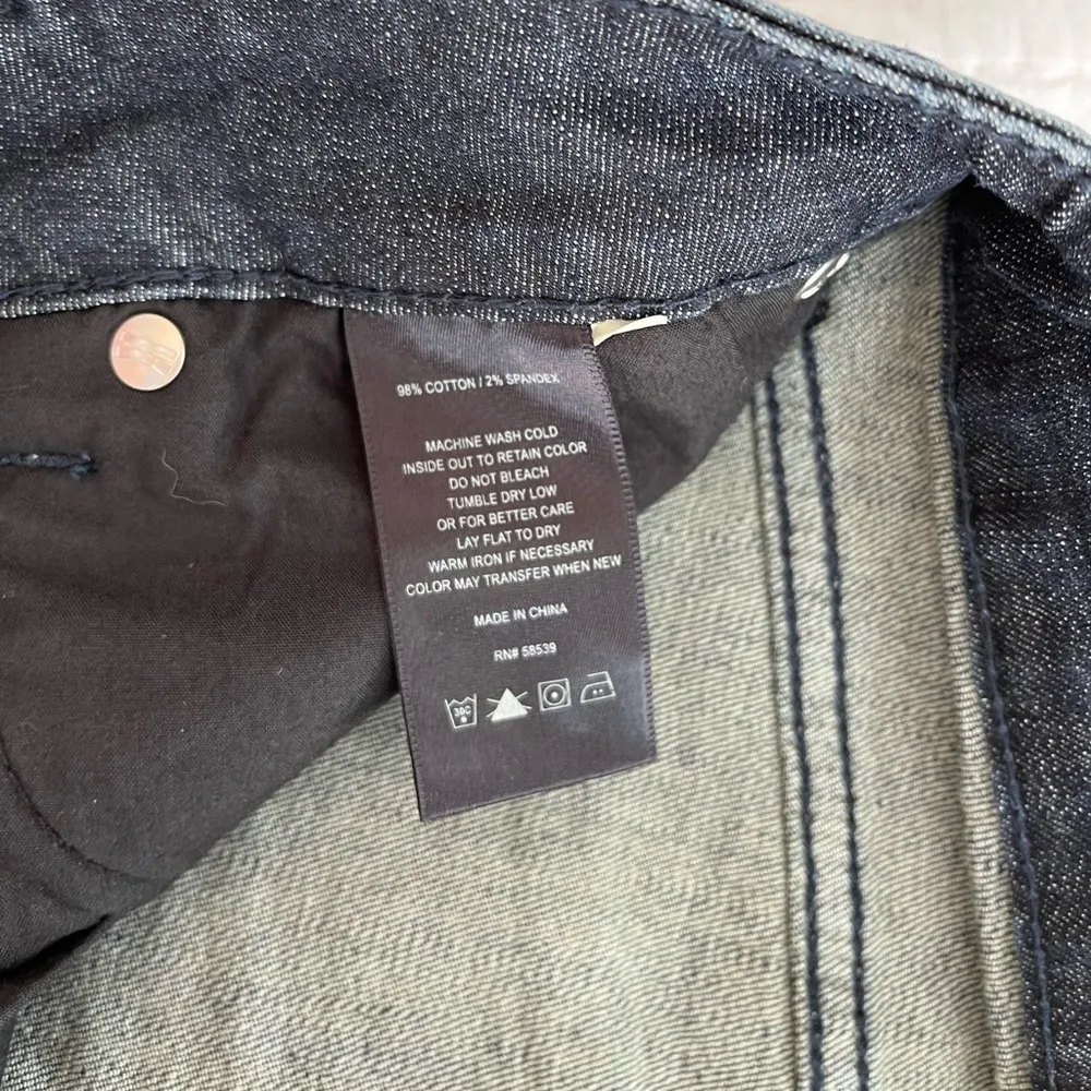 NWT: Natalie Bermuda Kut from the Kloth shorts - Image 6
