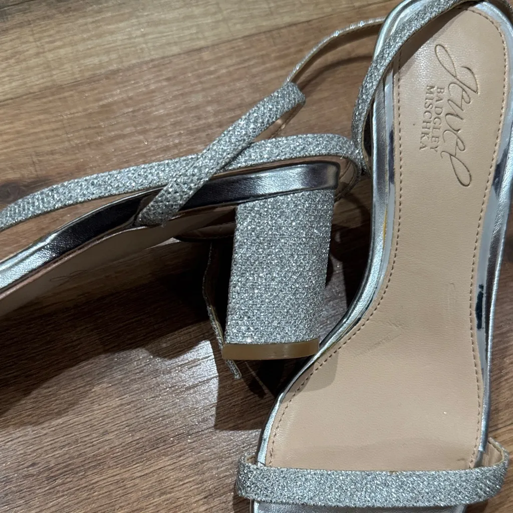 Jewel Badgley Mischka Glittering Silver Heels Size 5 - Image 3