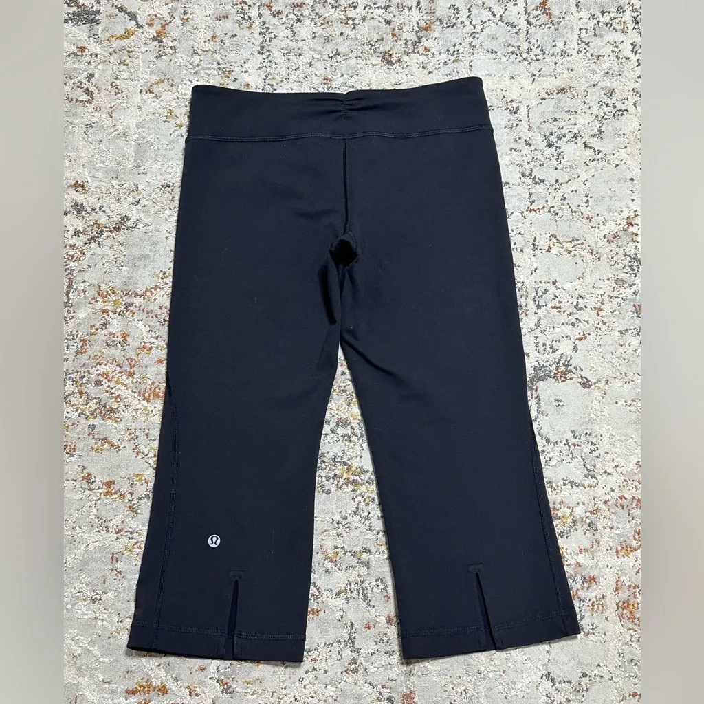 LULULEMON Women's Gather & Crow
Crop Full On Luon Leggings Size 6 black - Image 4