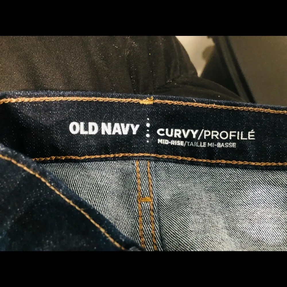 Old Navy Curvy Jeans - Image 4
